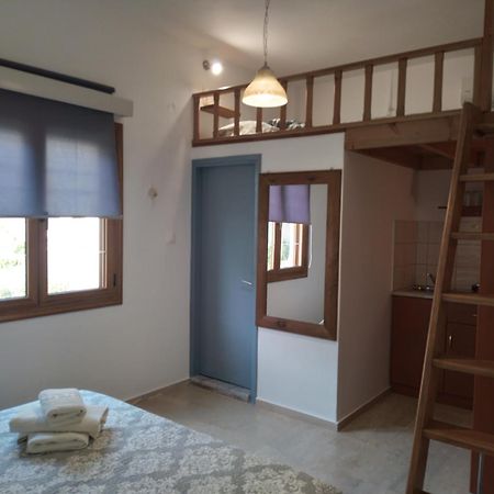 Manolakis Pizanias Apartment Emborios Bagian luar foto